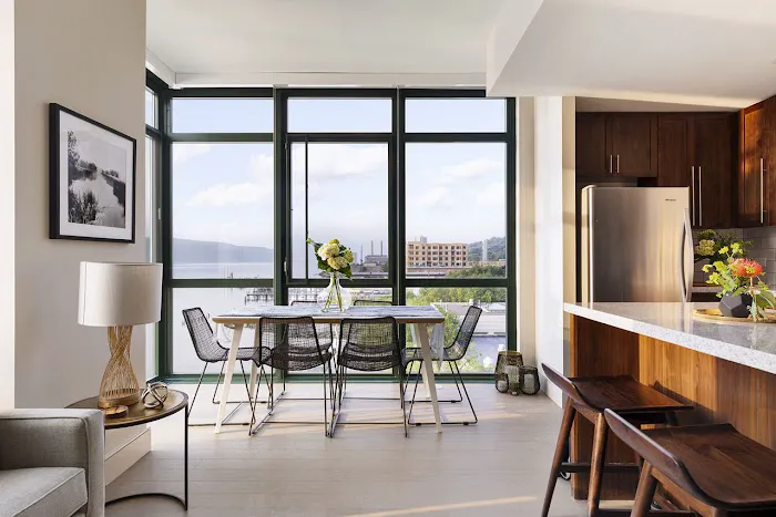 River Club at Hudson Park Apartments Picture 3