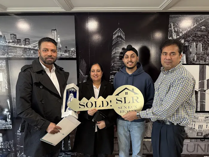 Sun Lux Realty Picture 4