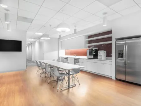 Regus - Melville Expressway II Picture 5