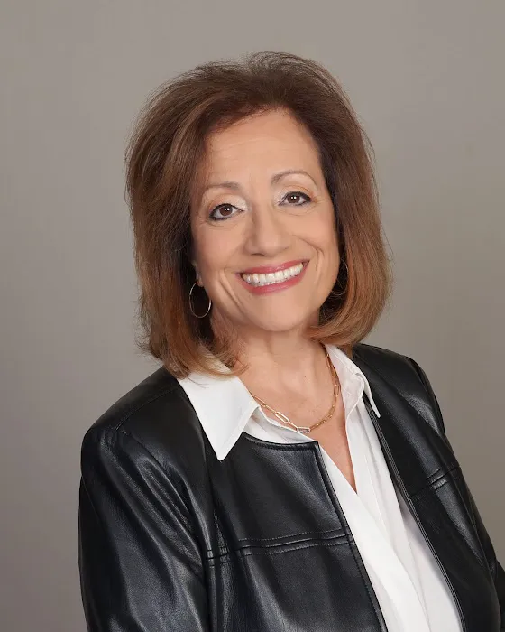 Stonington Realty LLC, Debra A Chiappetta RE Broker Picture 5