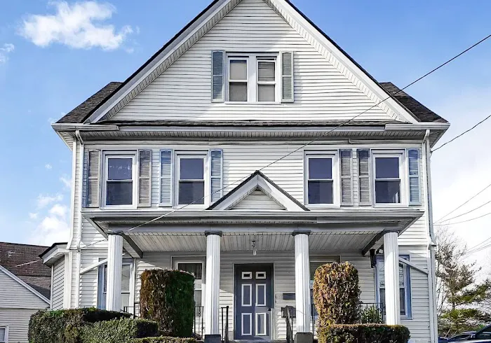Fleetwood Realty Picture 5