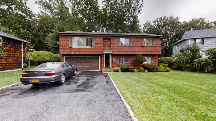 Fleetwood Realty Picture 7