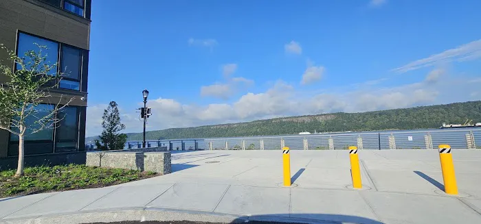Hudson Piers Picture 5
