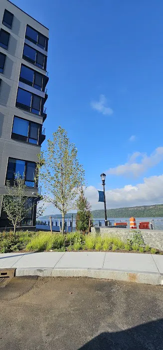 Hudson Piers Picture 10
