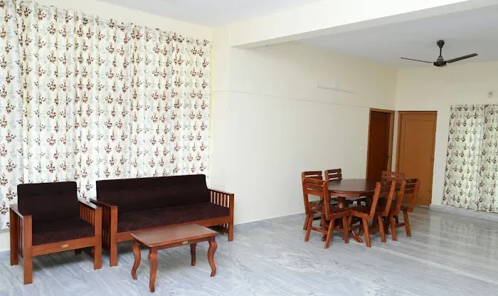 RTR Royal Vacations Picture 3