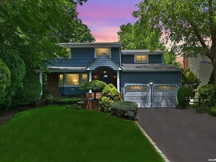 Douglas Elliman Real Estate Office in Massapequa, NY Picture 1