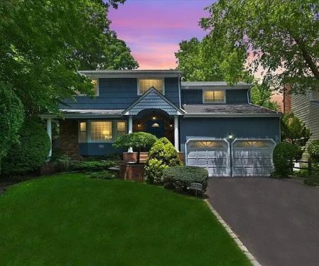 Douglas Elliman Real Estate Office in Massapequa, NY