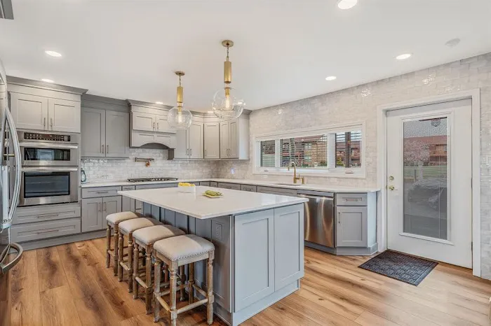 Century 21 AA Realty Picture 2