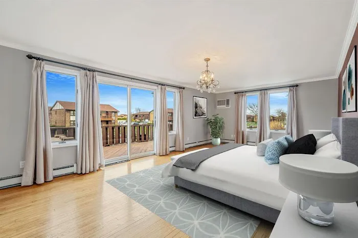 Century 21 AA Realty Picture 4