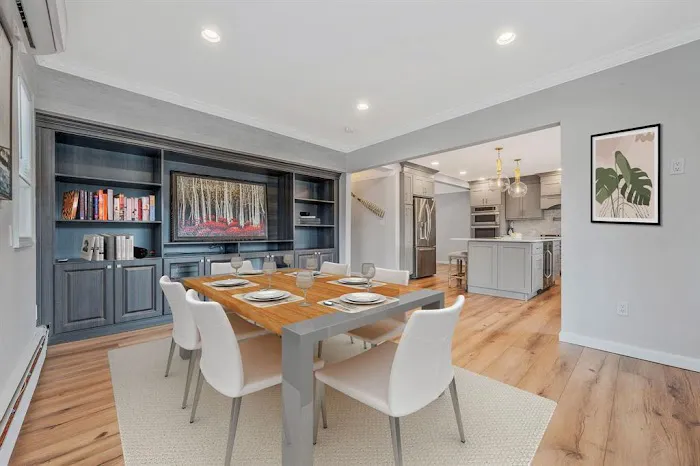 Century 21 AA Realty Picture 7