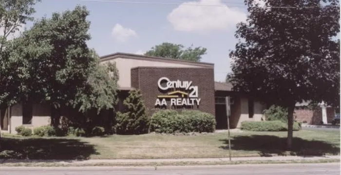 Century 21 AA Realty Picture 10