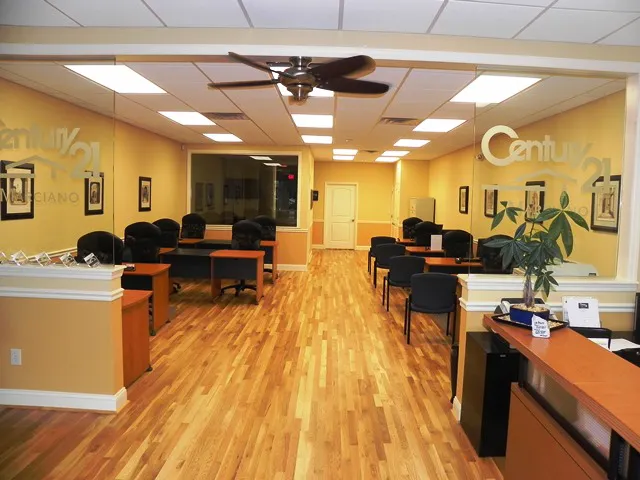 Century 21 Marciano Picture 1