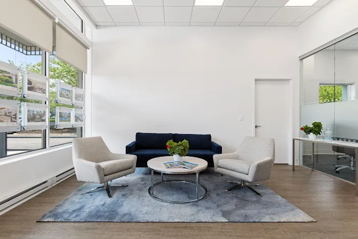 Douglas Elliman Real Estate Office in Syosset, NY Picture 1