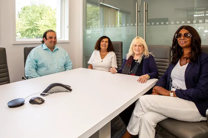 Douglas Elliman Real Estate Office in Syosset, NY Picture 5