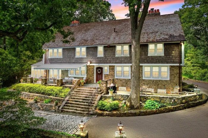 Park Sterling Realty Picture 2