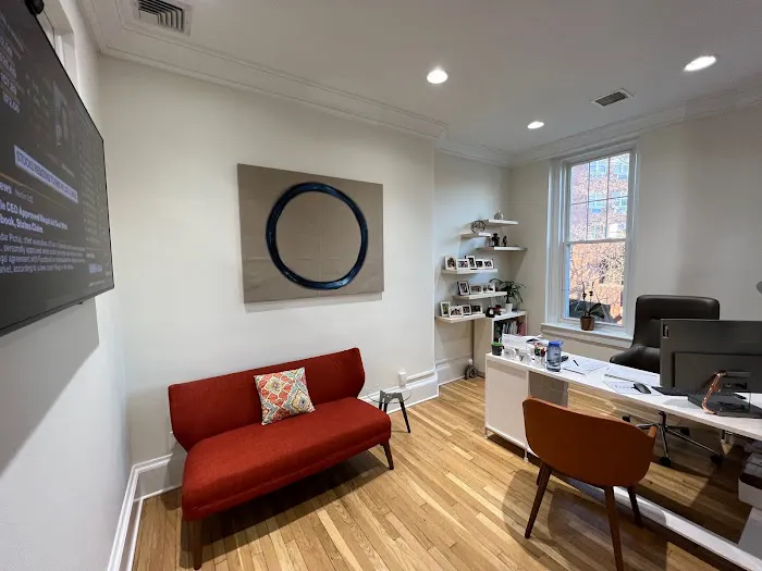 Link NY Realty Picture 7