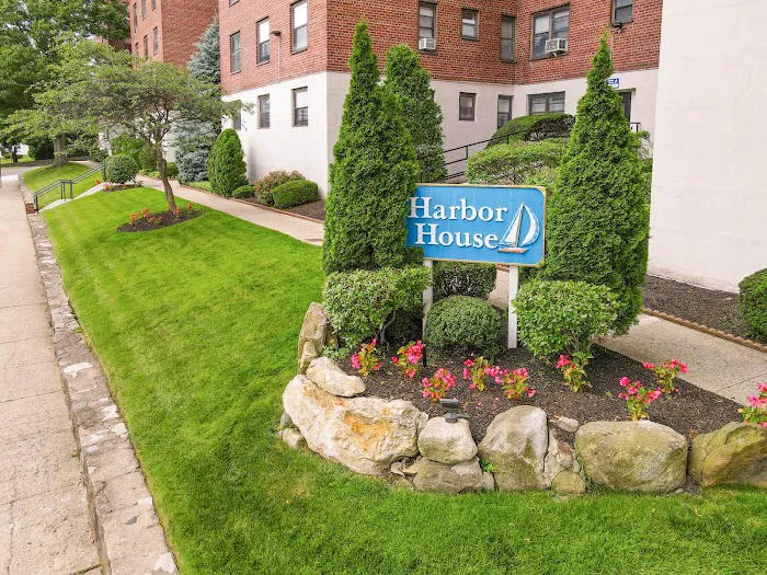 Harbor House Picture 3