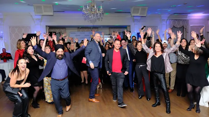 Compass | Syosset Picture 3