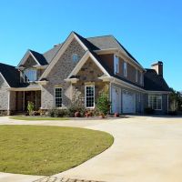 Lata Awon Associate Licensed Real Estate Broker At Compass, Syosset ico