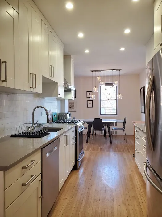 Moda Realty Picture 2