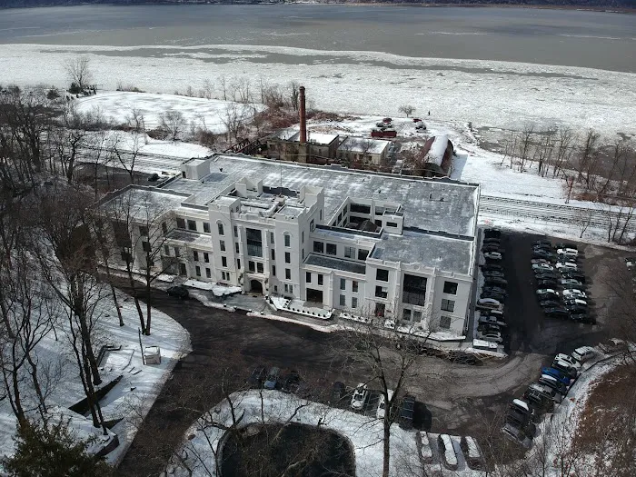 Hudson River Landing Picture 5