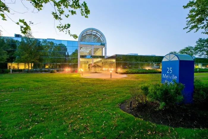 Melville Corporate Plaza Picture 3