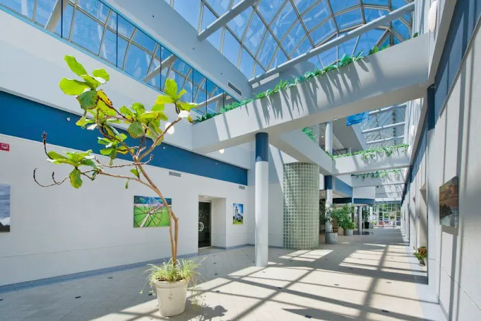 Melville Corporate Plaza Picture 9