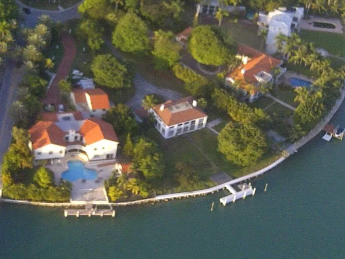 Lux House Hunters - True Exclusive Buyer Agents for Long Island Picture 10