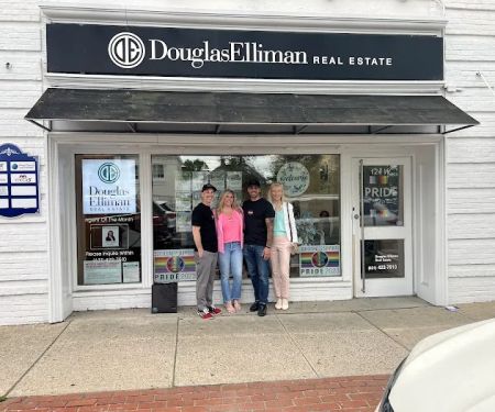 Douglas Elliman Real Estate Office in Babylon, NY