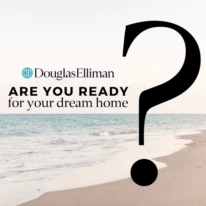 Douglas Elliman Real Estate Office in Babylon, NY Picture 7