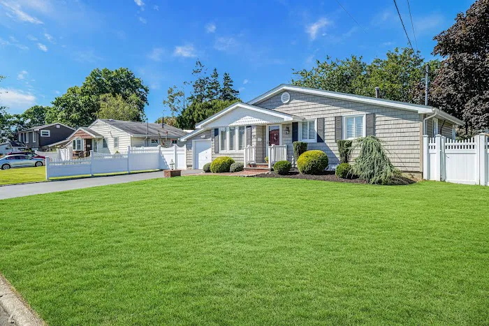 Amy Kernaghan, Realty Direct NY INC Picture 2