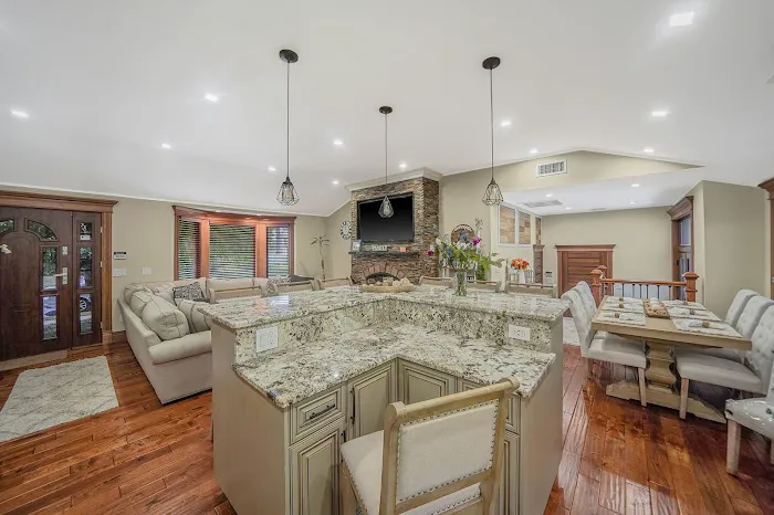 Amy Kernaghan, Realty Direct NY INC Picture 10