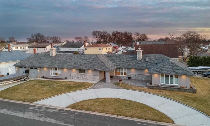 Martina Scheben - Realtor - Broker Associate Picture 8