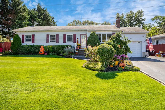 Martina Scheben - Realtor - Broker Associate Picture 7
