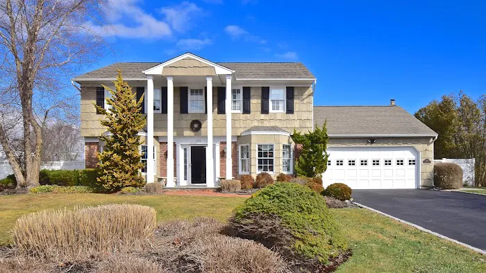 Martina Scheben - Realtor - Broker Associate Picture 10