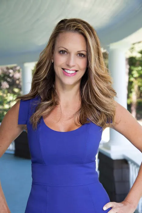 Stacey Pinkas - Realtor , Douglas Elliman Picture 2