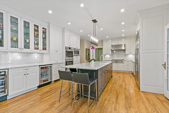 Houlihan Lawrence - Scarsdale Real Estate Agency Picture 1