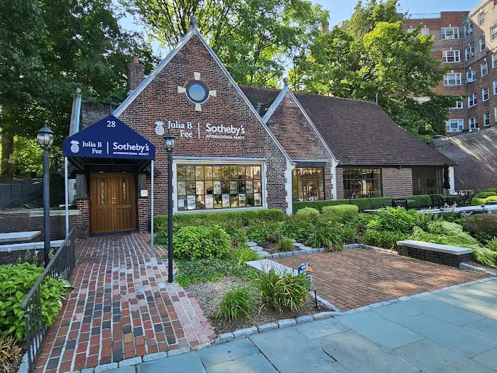Julia B. Fee Sotheby's International Realty - Scarsdale Brokerage Picture 8