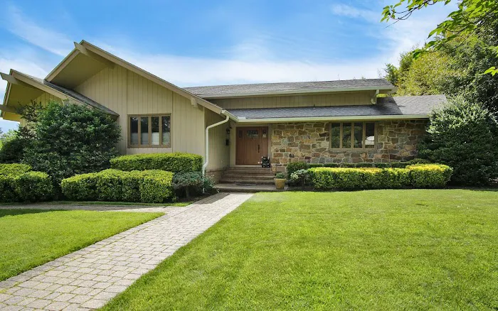 Scarsdale Real Estate Services, LLC Picture 3