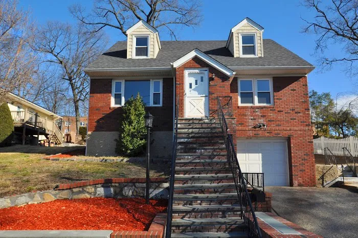 Better Homes and Gardens Real Estate Choice Realty Picture 3