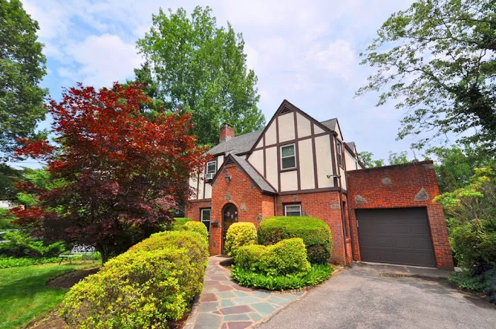 Better Homes and Gardens Real Estate Choice Realty Picture 4