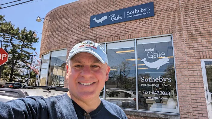 Daniel Gale Sotheby's International Realty (Bay Shore Office) Picture 4