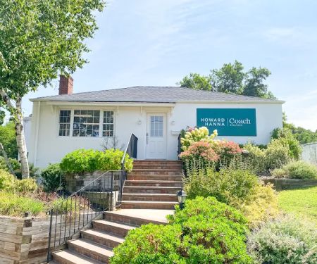 Howard Hanna | Coach Realtors - Commack