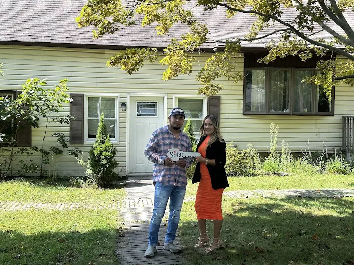Power Team Realty Corp Picture 2
