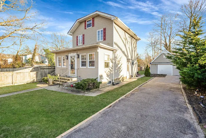 Arvy Realty (Full Power) Picture 2