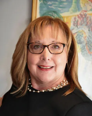 Suzanne Wittenberg Howard Hanna Coach Realtors Picture 5