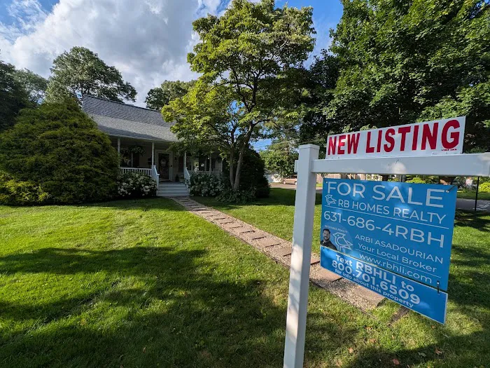 RB HOMES REALTY Picture 5