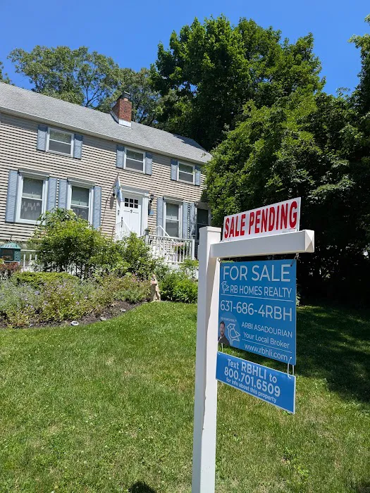 RB HOMES REALTY Picture 4