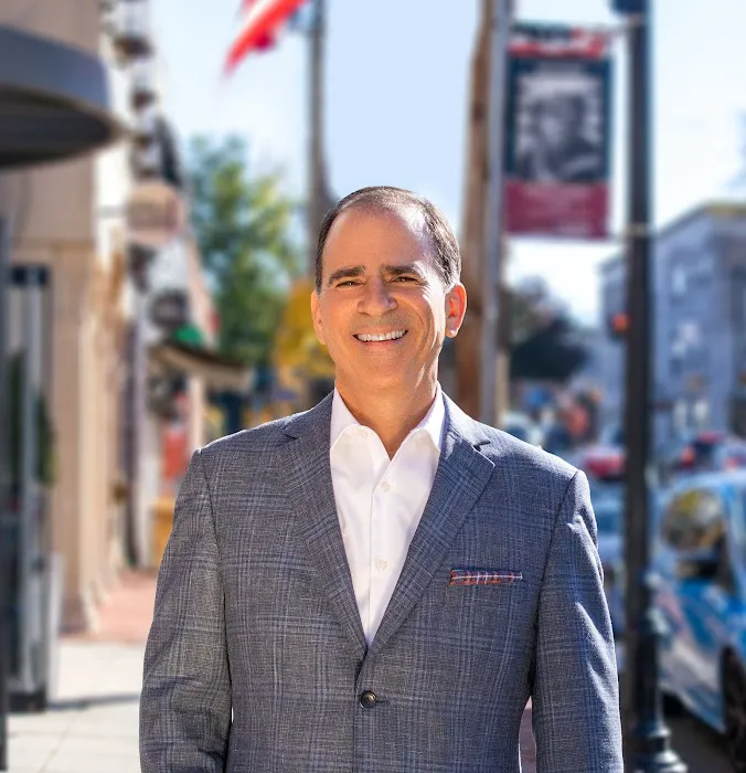 Ron Epstein, Commercial Real Estate Consultant Picture 4