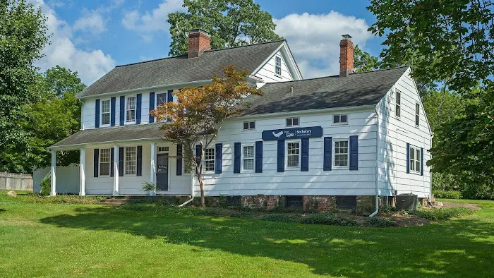 Daniel Gale Sotheby’s International Realty - Huntington, NY Picture 6